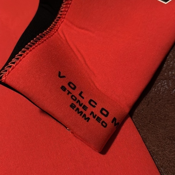 Volcom Neoprene Surf wetsuit long sleeve pullover - Picture 9 of 13